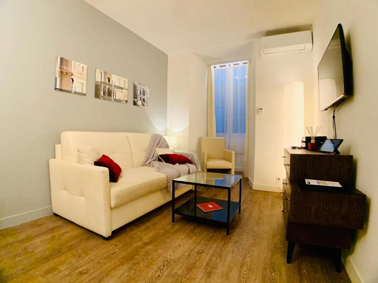 Apartment Massena Nice 0*,